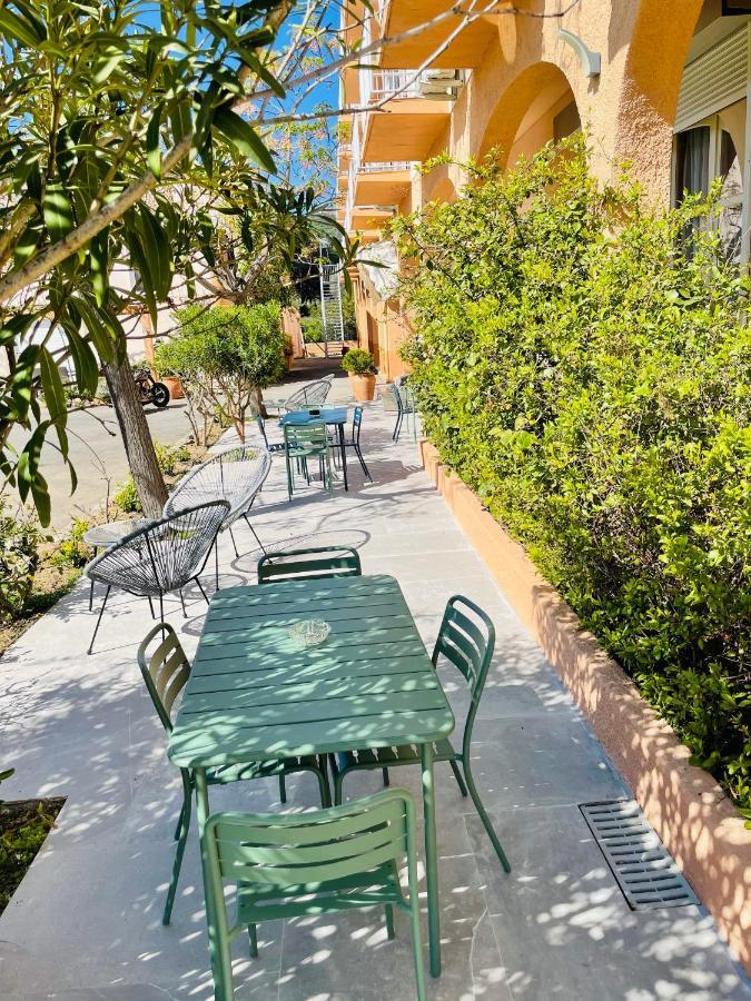קאלבי Hotel Les Arbousiers מראה חיצוני תמונה