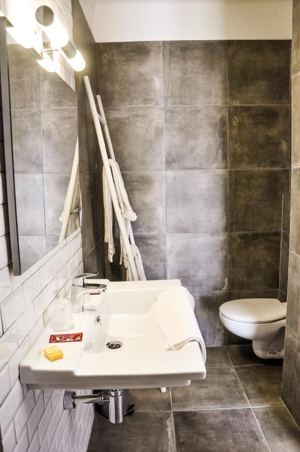 קאלבי Hotel Les Arbousiers מראה חיצוני תמונה