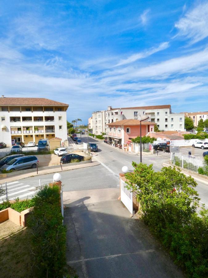 קאלבי Hotel Les Arbousiers מראה חיצוני תמונה