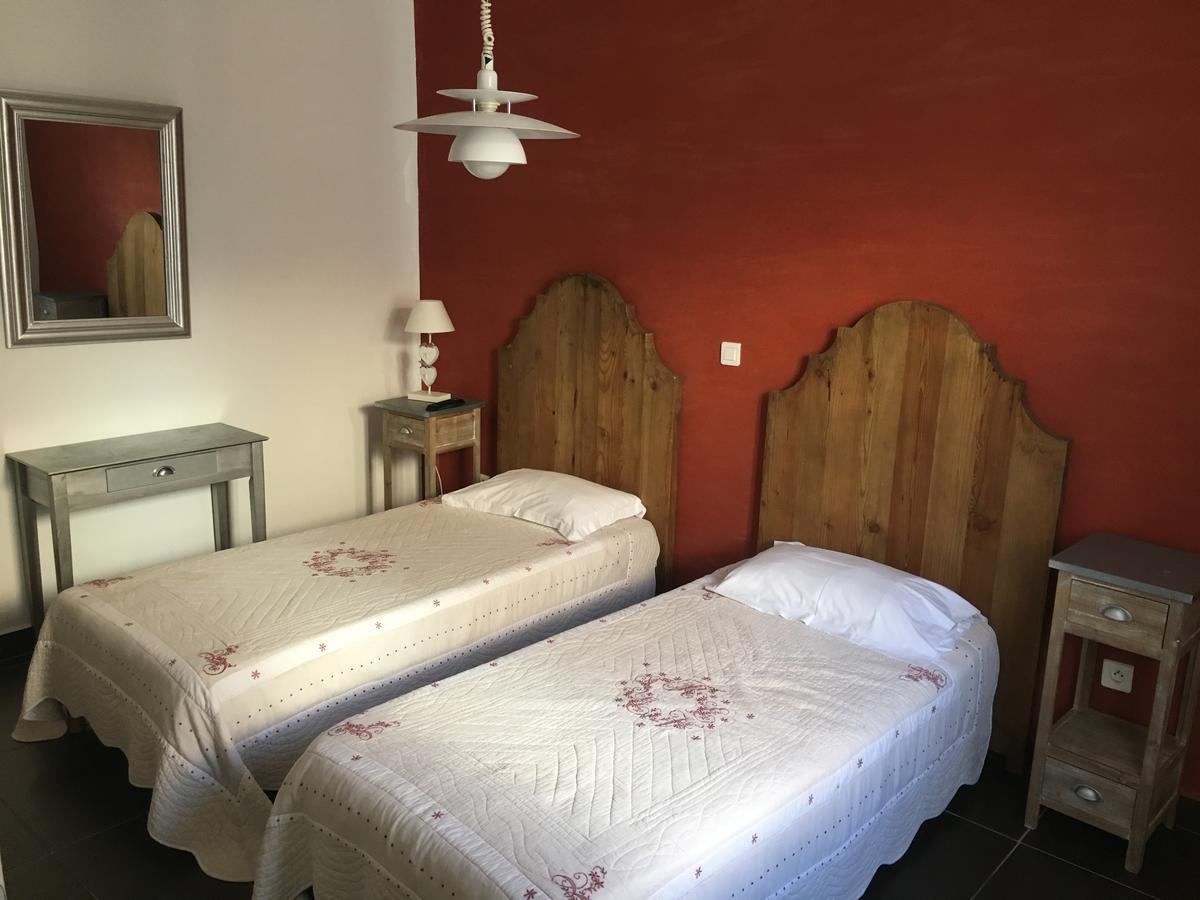 קאלבי Hotel Les Arbousiers מראה חיצוני תמונה