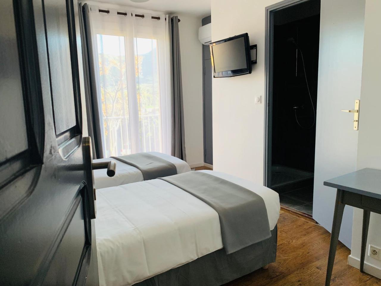 קאלבי Hotel Les Arbousiers מראה חיצוני תמונה