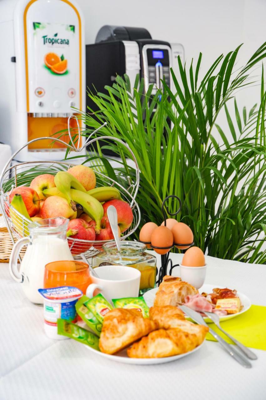 קאלבי Hotel Les Arbousiers מראה חיצוני תמונה