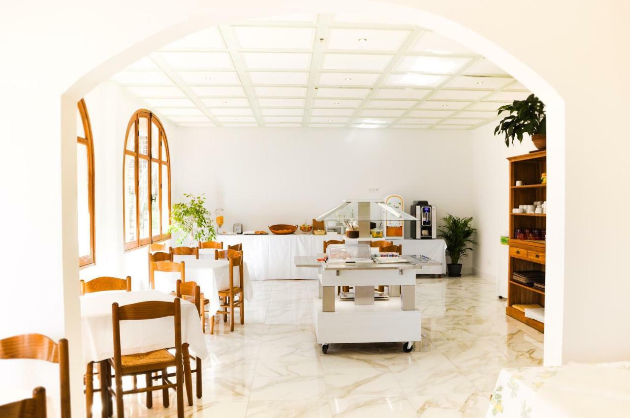 קאלבי Hotel Les Arbousiers מראה חיצוני תמונה